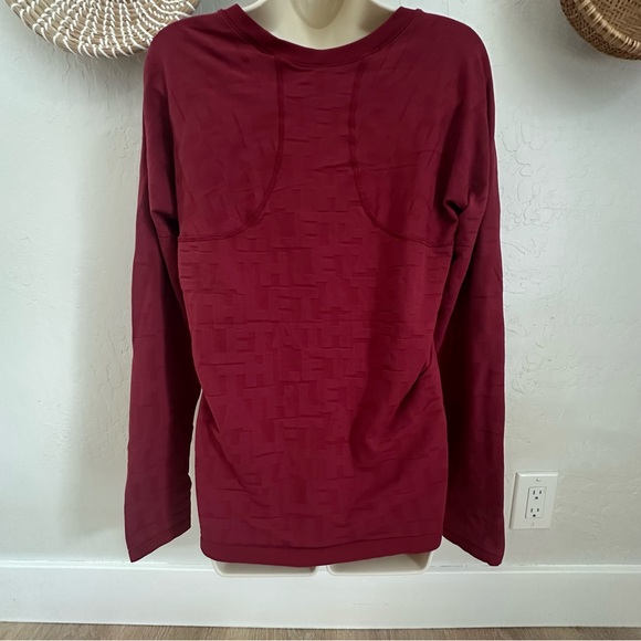 Athleta Momentum Long Sleeve Tee in Decadent Red Logo. XL - Picture 3 of 13